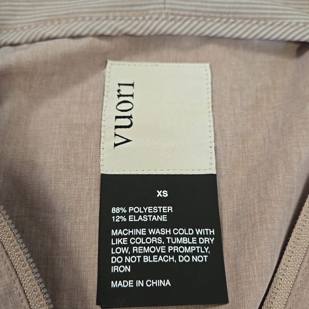 Vuori Women's Outdoor Training Shell, Size XS - Picture 3 of 6